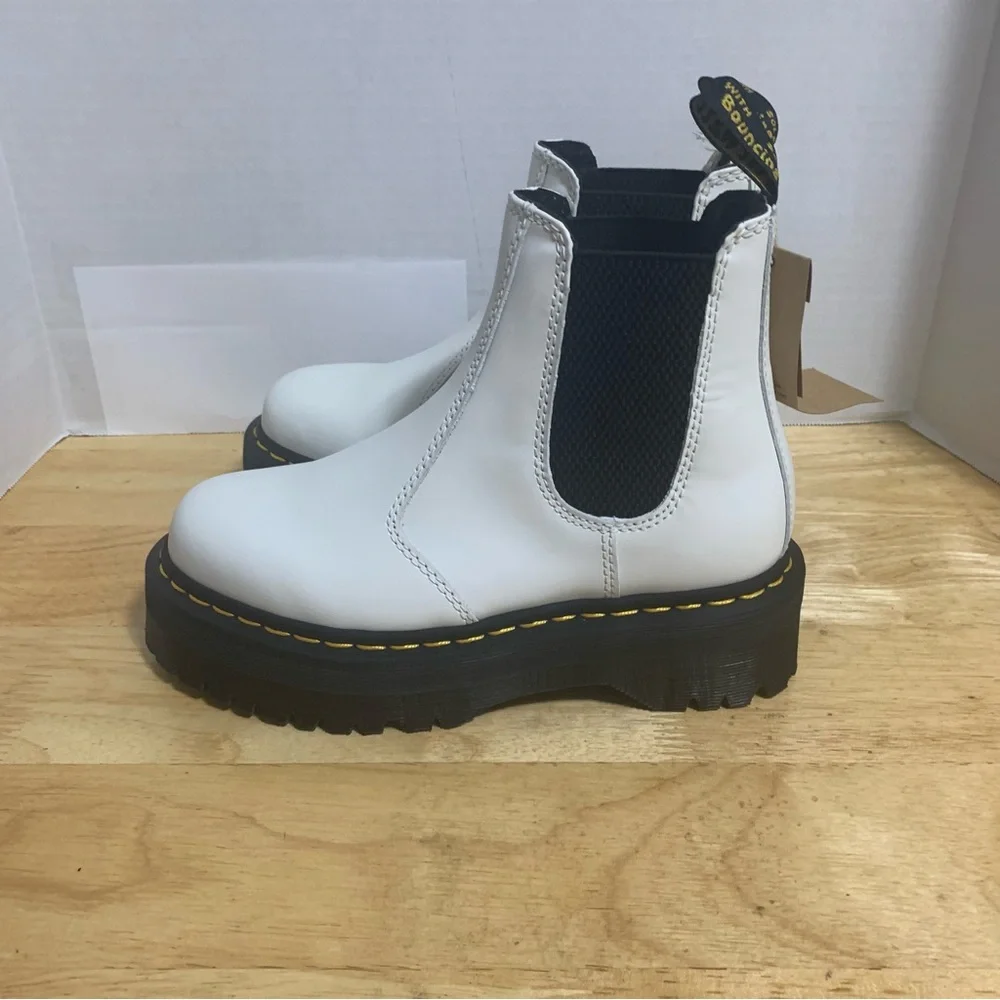DR. MARTENS 2976 YS CHELSEA WOMENS Size 6 WHITE LEATHER‎ DOC'S